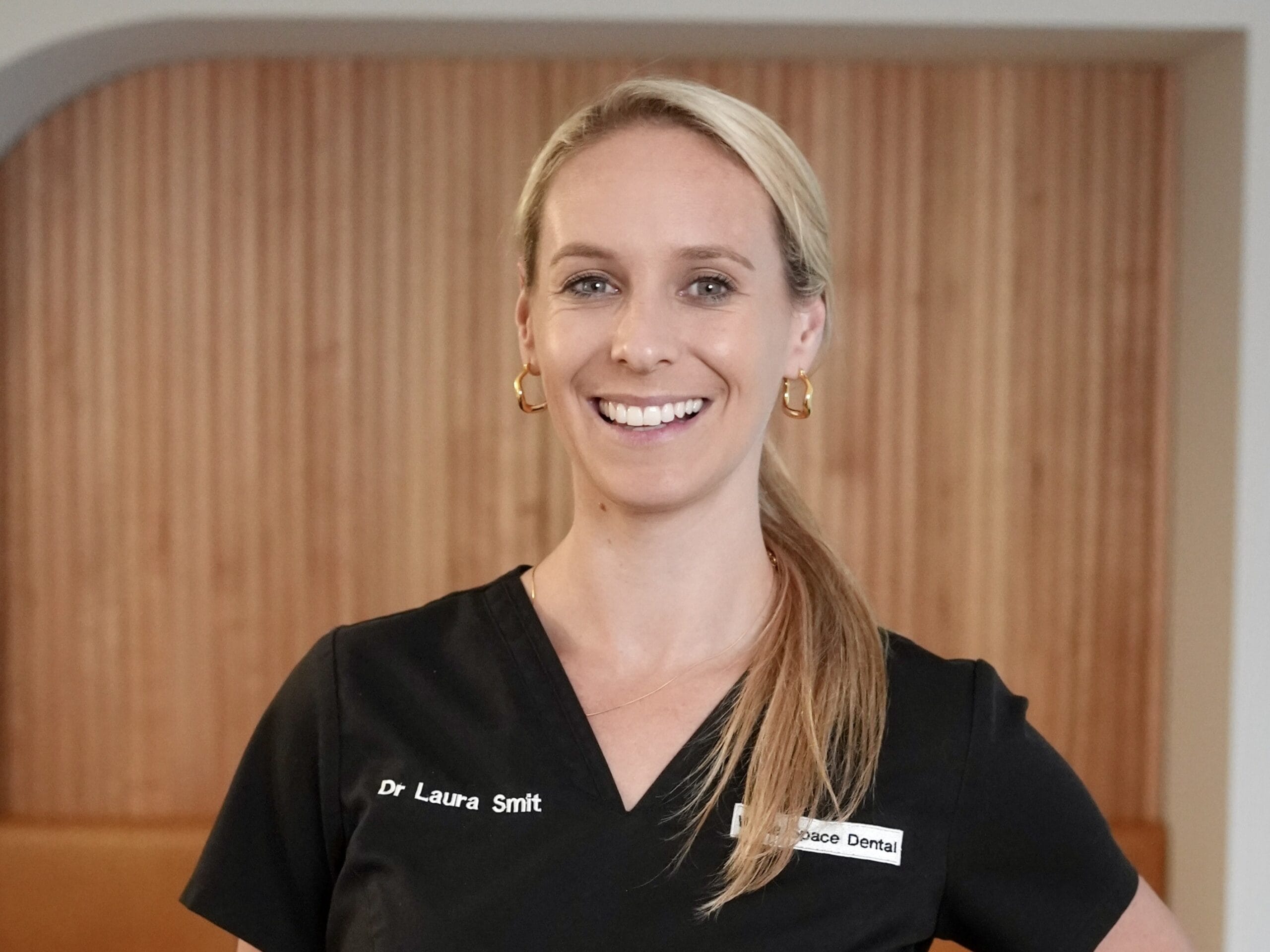 Dr Laura Smit, cosmetic & implant dentist in Manly